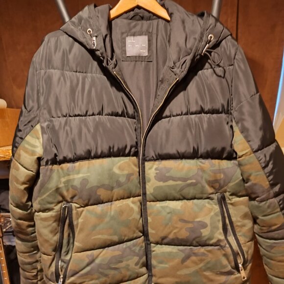 2Tone Camo - Picture 1 of 3